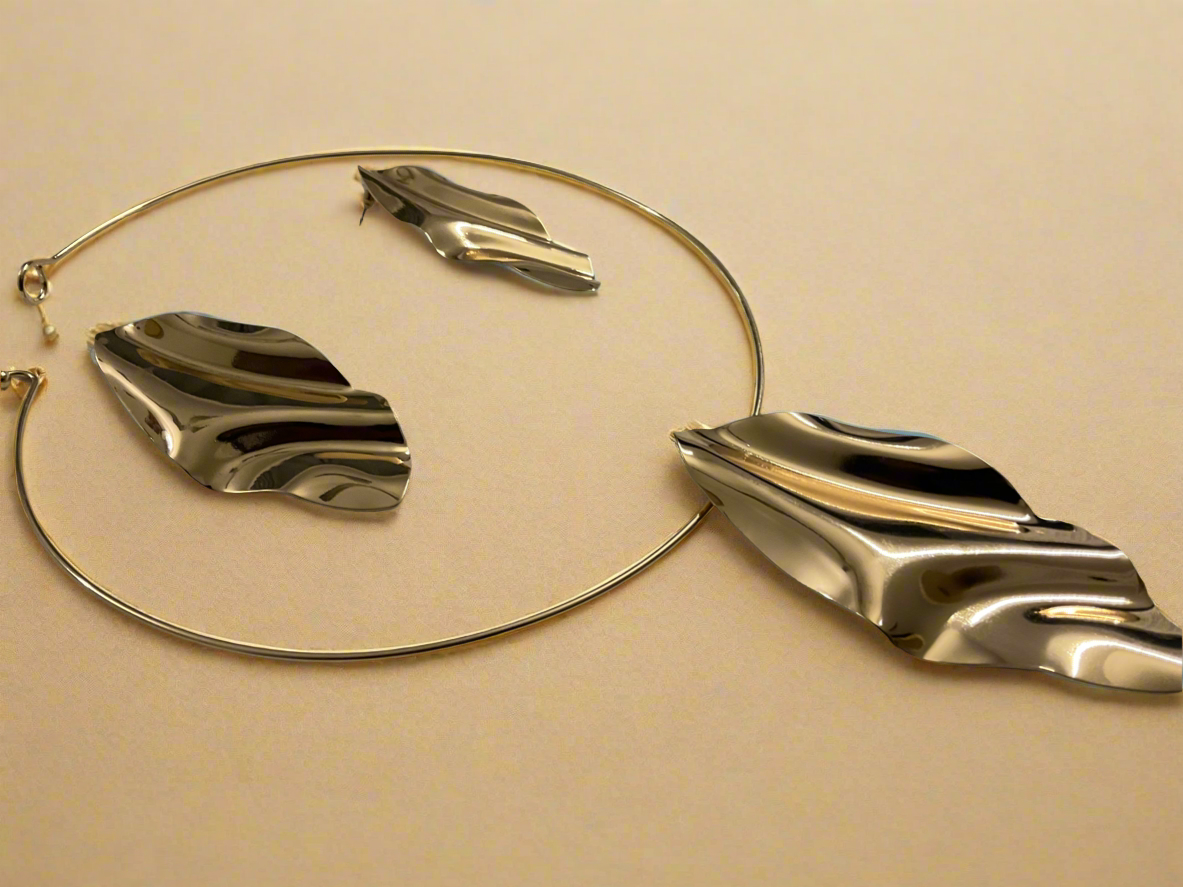 Lustre leaf Neck Piece set